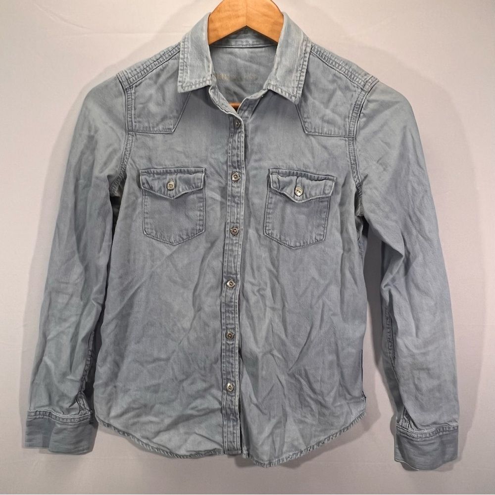 Gap Light Denim Button Down Shirt Size XS Final markdown before removing